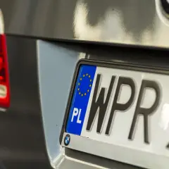 Jak znaleźć kierowcę po numerze rejestracyjnym i uniknąć problemów prawnych